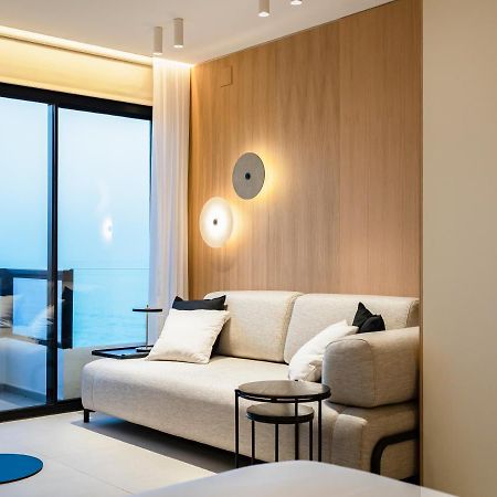 Aloha Apartamentos - Primera Linea De Playa - Vista Al Mar Benalmadena Ngoại thất bức ảnh