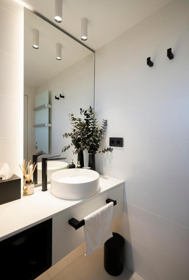 Aloha Apartamentos - Primera Linea De Playa - Vista Al Mar Benalmadena Ngoại thất bức ảnh