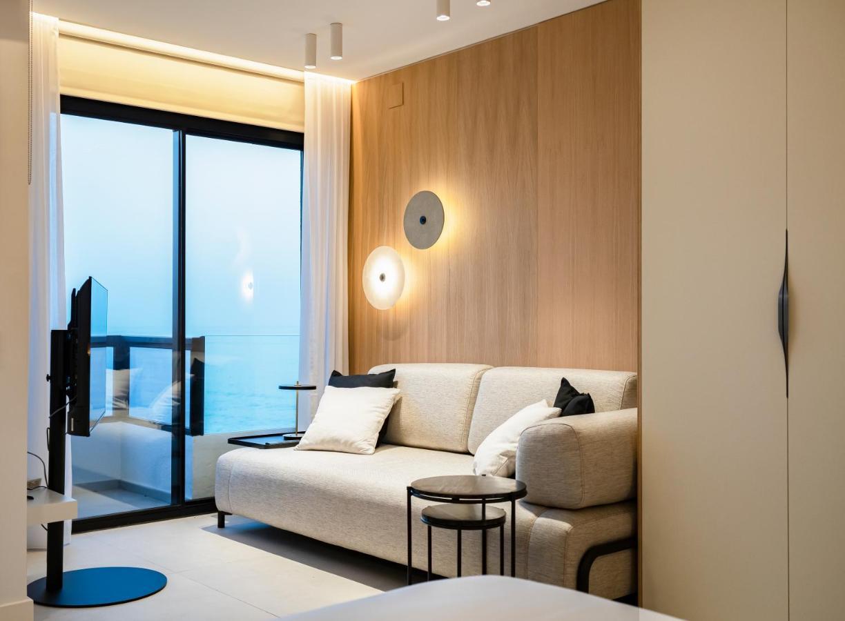 Aloha Apartamentos - Primera Linea De Playa - Vista Al Mar Benalmadena Ngoại thất bức ảnh